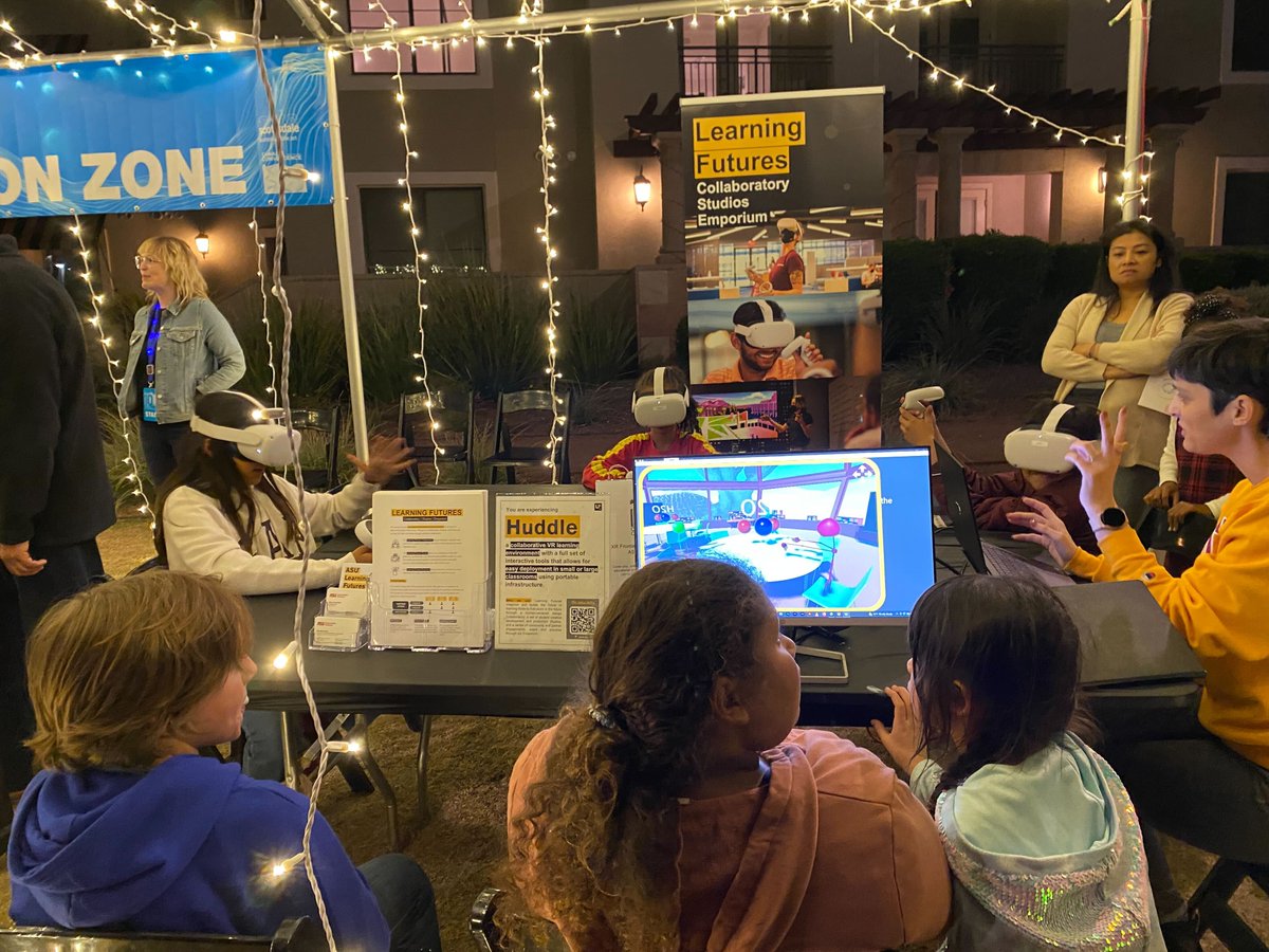 What a great evening at #CanalConvergence2022! We hosted our Huddle product for the public outdoors along the beautiful Scottsdale Waterfront for an eager and intergenerational audience, an experience made possible by our @Inseego hotspot powered by <a href="/Verizon/">Verizon</a> #5G!