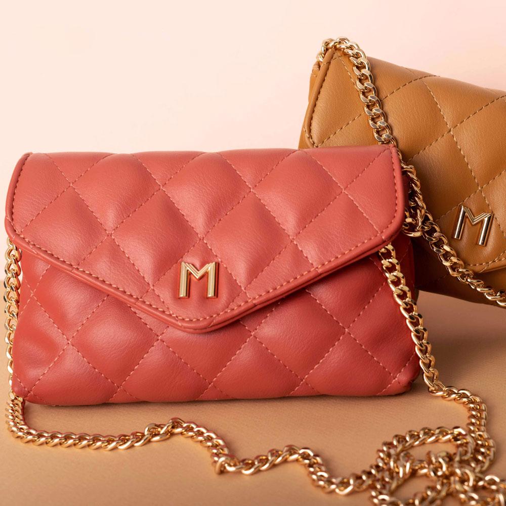 FashionCapsule1's tweet photo. Yes, I confess it. All I want is a room full of Bags and Shoes 😍🤩👜

Shop Now👇🏽
Rose Bag: https://t.co/auRdPZrotF
Camel Bag: https://t.co/WaAJdqQJHF

#handbags #bagaddict #crossbodybags #fall #fashionbags #Trending #TrendingNow #bags https://t.co/OxQEyxgRUI