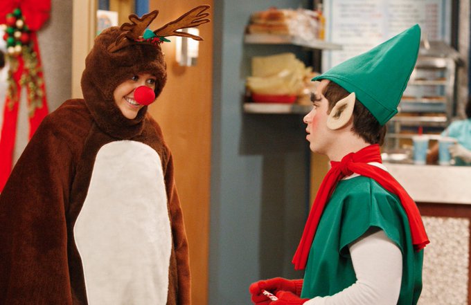 ChildhoodShows's tweet photo. We were blessed with how good the old Disney Channel shows Christmas episodes were ❤️ https://t.co/Pi4aMVcajR