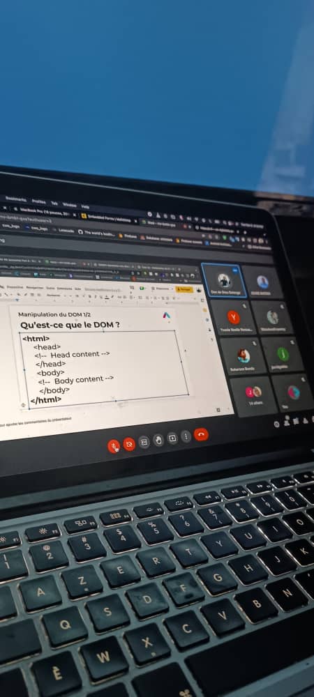 letecode's tweet photo. #Day11of30Days #webdev #javascript  #DOM
#Day11OfCode

#letecodeAcademy 
@letecode avec @bolenge_ 

Manipulation du DOM avec Javascript 
- C'est quoi le DOM
- Acceder au DOM
- Les événements 
- Et bien plus https://t.co/OHcDNcmnt1