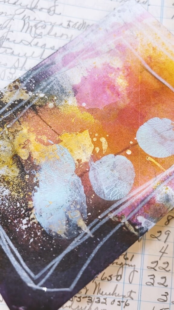ebodygirle's tweet photo. Just over here trying to make a card. Loving the distress resist spray from @tim_holtz and adding the dark.
#homemadecards #colorandgrunge #colorlust #mixedmedia #snailmaillove #snailmail #senditinthemail #artist #creative #painter #cardmaker #makersgo… https://t.co/zPUCSCLQhI https://t.co/ufaFOMVPkg