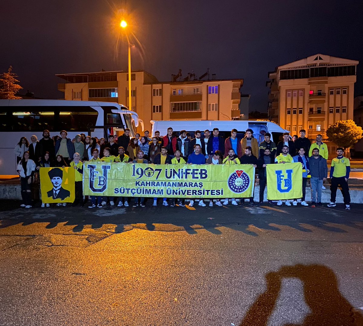 UFBSutcuImam's tweet photo. 1907 ÜNİFEB Kahramanmaraş Sütçü İmam Üniversitesi örgütlenmesi olarak Atamızın huzuruna çıkmak için her yıl olduğu gibi bu yıl da Anıtkabir yolundayız!
 #1907ÜNİFEBAnıtkabirde https://t.co/mPTopbk69E