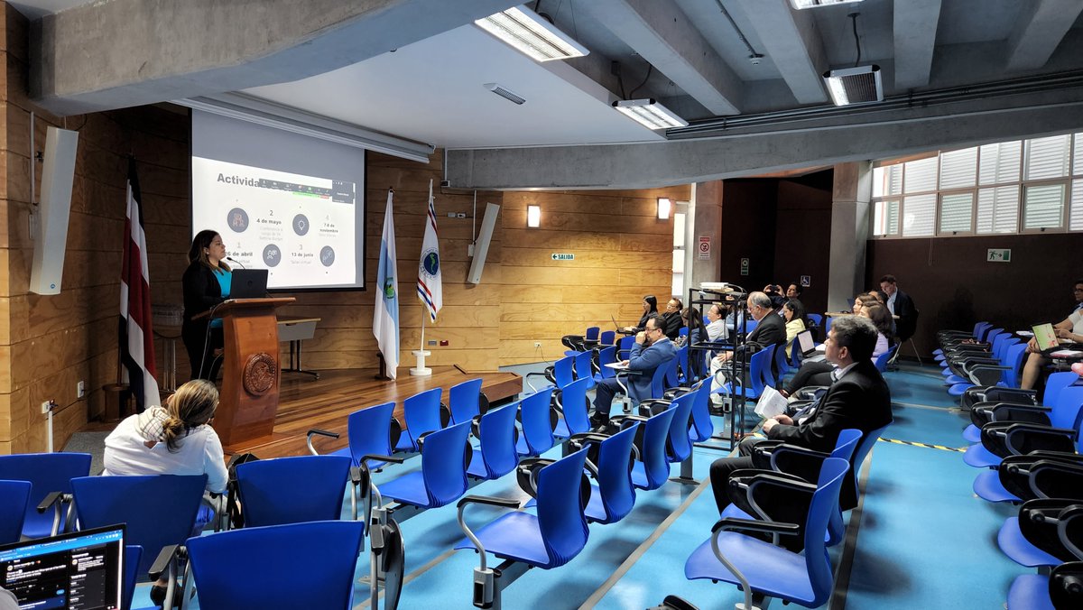 Presentación de resultados del Taller Educación Universitaria "Innovar de una manera simple y fructífera" en el marco de la 53 Asamblea General de #SICEVAES.
#EducaciónSuperior #Evaluación #armonización