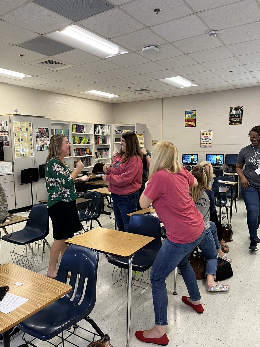 SWalter_Teach's tweet photo. Such a bucket filling experience for our sessions at LEAP to go so well! Love encouraging others to uplift not only their students, but each other as well, no matter what crazy frisbees might be thrown at you! 🤩🥰 @CobbSchools #PBIS https://t.co/5Hsp2jOT11