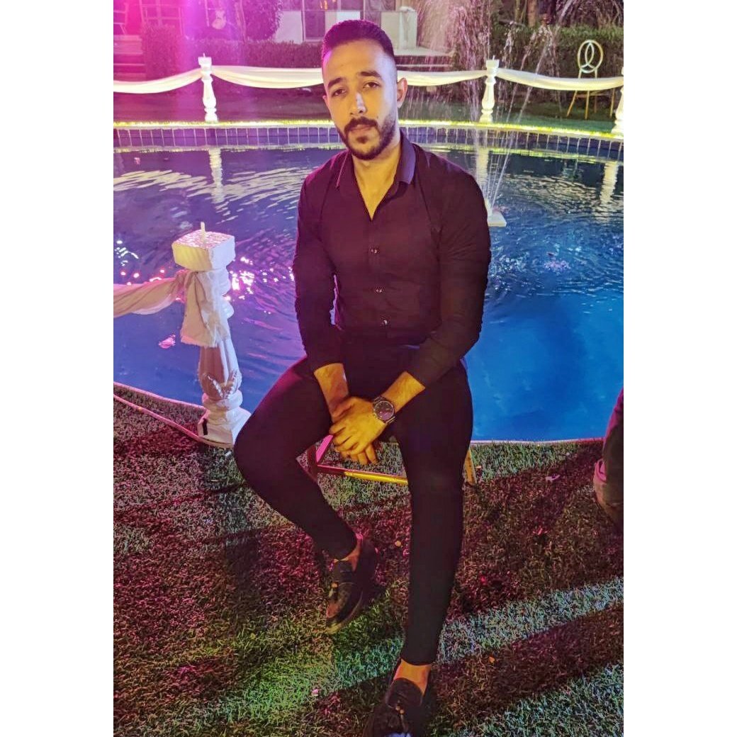 HussenEssam7's tweet photo. #NewProfilePic خلقنا مرفوعين الرأس لا نركع غير للخالق 🤴☝️ https://t.co/kwonBcHCly