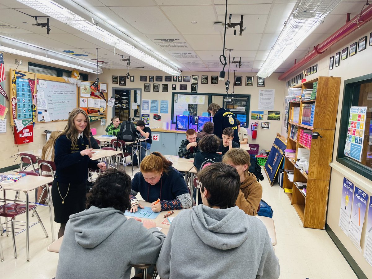 CV_FFA1954's tweet photo. We had a great Chapter Visit from the @PA_FFA State Officers today at CV9 and CVHS! Thanks for sharing workshops about the importance of communication and teamwork! #PAFFAProud ππ https://t.co/KEkvccqEQp