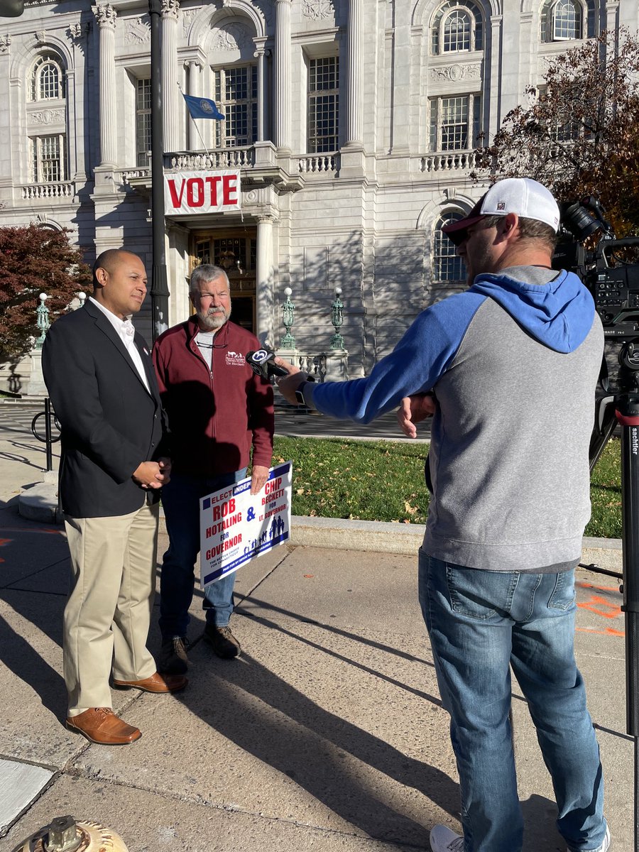 RobForGovernor's tweet image. Spent a few hours in Hartford today across polling locations speaking with voters on issues from homelessness and affordable housing to abortion, healthcare and affordability. Thanks to @WFSBnews and @WTNH for their great work covering this election. #ctpolitics
