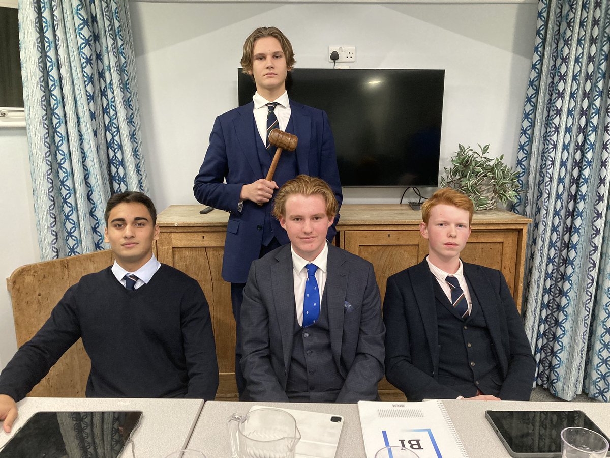 EtonhurstHouse's tweet photo. Congrats to our successful Etonhurst Senior Debaters who were successful in the second round of the inter house competition against Portway! 
Thank you 🙏 for such strong competition @portwayhouse 
#goHurst #smartstudents 🦅👌🤩⭐️🦸‍♂️
@MillfieldSenior @MillfieldEng https://t.co/FZopPtkFzt
