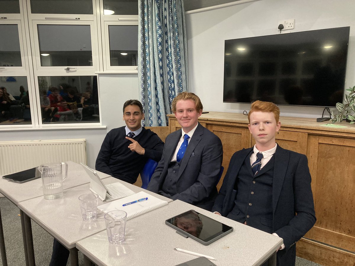 EtonhurstHouse's tweet photo. Congrats to our successful Etonhurst Senior Debaters who were successful in the second round of the inter house competition against Portway! 
Thank you 🙏 for such strong competition @portwayhouse 
#goHurst #smartstudents 🦅👌🤩⭐️🦸‍♂️
@MillfieldSenior @MillfieldEng https://t.co/FZopPtkFzt