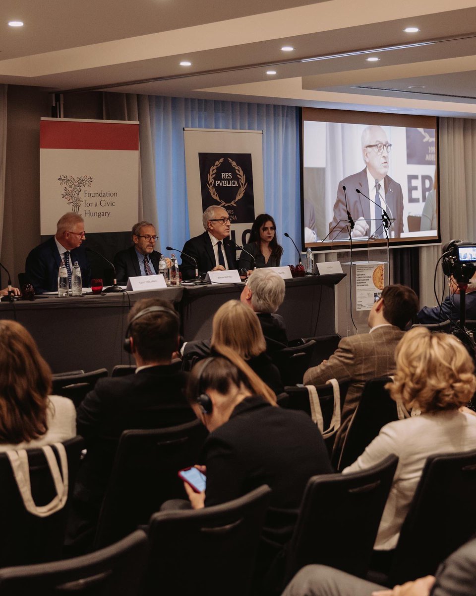 László Trócsányi tweet media