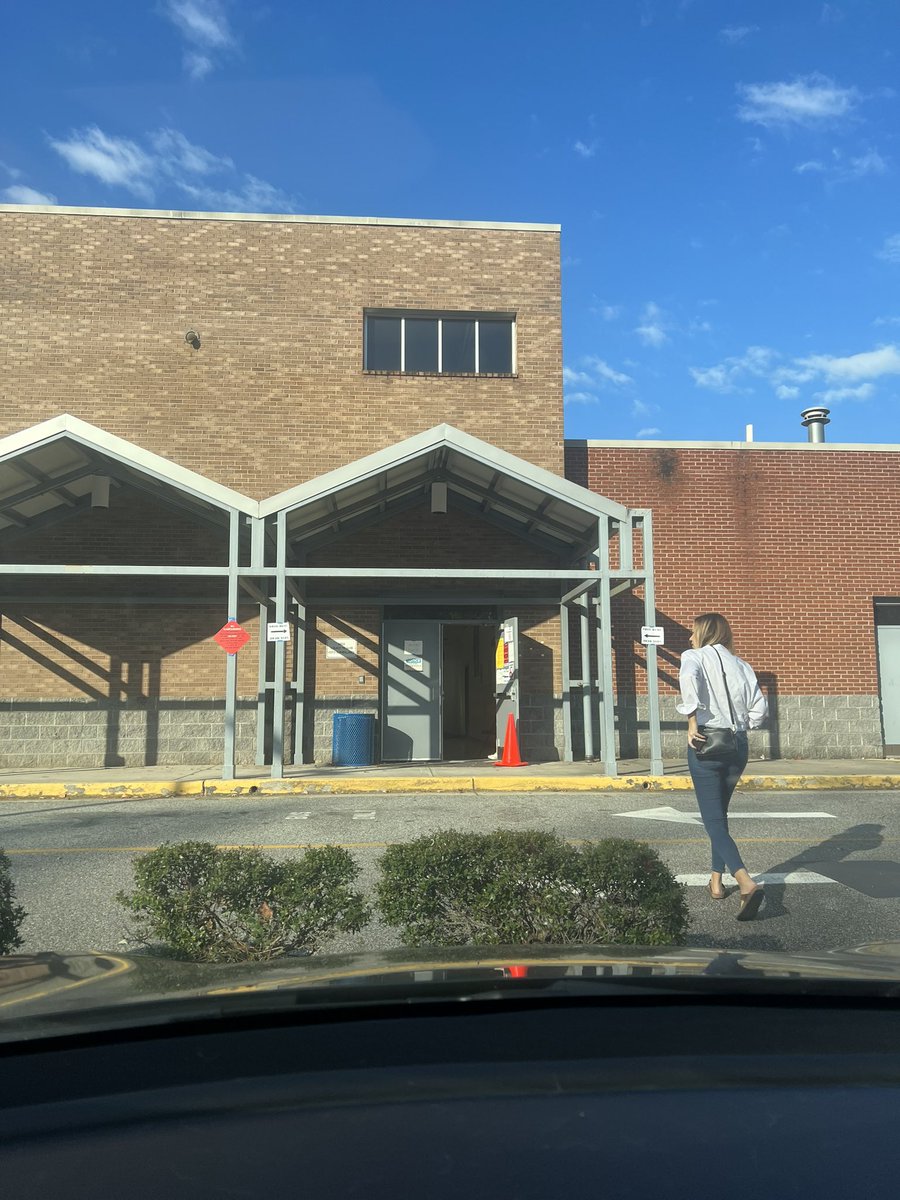 Dropped off the wife this morning to vote. Back home in Australia, we have compulsory voting. Part of me wonders what the US political system would look like with that change…