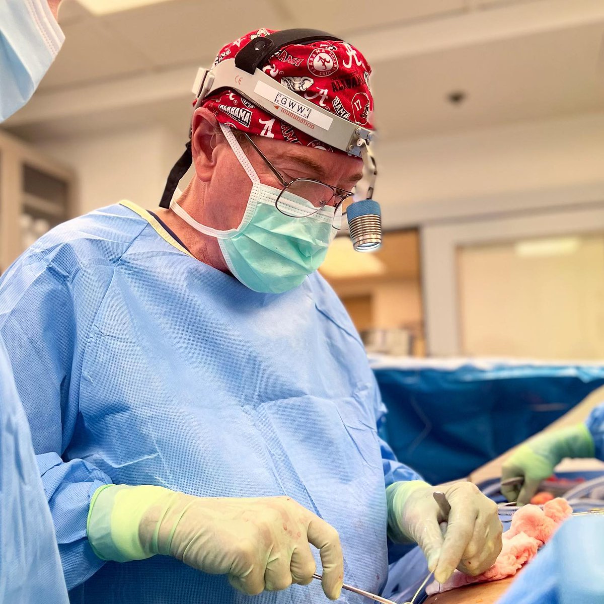 AustinWestonCtr's tweet photo. #Patient review ✨⬇️⁣
⁣“I had 2 procedures done with Dr. Weston- 18 years apart. When I decided to do the second one, it was no question for me where to go... I call myself Dr. Weston's masterpiece.⁣ He is a brilliant surgeon, with a warm personality. "
CALL TODAY 703-893-6168 https://t.co/b44JBRargR