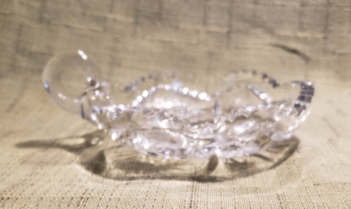 atticesoterica's tweet photo. Vintage Unsigned Cut Glass Nappy Bowl With Wavy Sawtooth Edge And A Handle Featuring The Hobstar Pattern, Candy Nut Trinket Dish https://t.co/hnFgLXIks5 #antique #MyNewTag #Etsy #Vintage #AtticEsoterica #GlassCut https://t.co/MblhzMJKlo