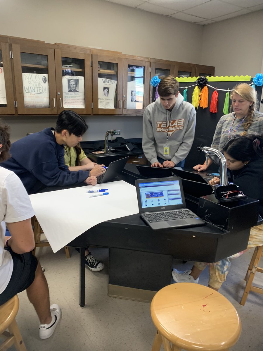 Small collaborative groups, one pagers, research, and gallery walks in Dual Credit- YES PLEASE! Love combining great instructional strategies with rigorous instruction! Extending the learning! <a href="/BlinnCollege/">Blinn College District</a> <a href="/BrenhamHS/">Brenham High School</a> <a href="/BrenhamISD/">Brenham ISD</a>