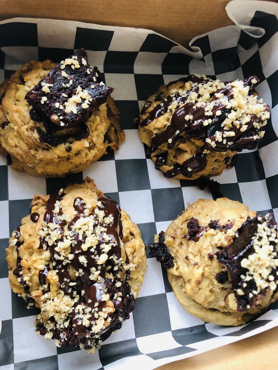 Casa_Chen2020's tweet photo. Packing up 🍪 
#monstercookies https://t.co/4Q6w35oips