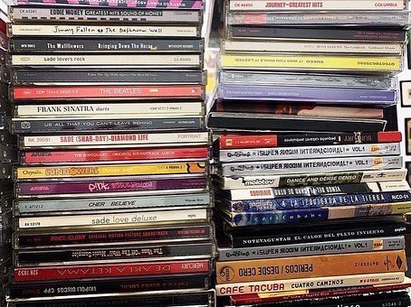 MexiCanBK's tweet photo. Llego lote de muchos #CDs desde #LosAngeles La tienda de Discos sigue abierta, pero la cocina sigue cerrada. 

Visítanos de Martes a Sábado 2pm a 10pm. Modesto Arreola Poniente 1155. Entre Serafín Peña y Juan Alvarez. En el Centro de #Monterrey 

@MexiCanBK @MexiCanSmashB https://t.co/emxmN4g56O