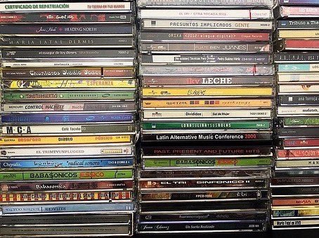 MexiCanBK's tweet photo. Llego lote de muchos #CDs desde #LosAngeles La tienda de Discos sigue abierta, pero la cocina sigue cerrada. 

Visítanos de Martes a Sábado 2pm a 10pm. Modesto Arreola Poniente 1155. Entre Serafín Peña y Juan Alvarez. En el Centro de #Monterrey 

@MexiCanBK @MexiCanSmashB https://t.co/emxmN4g56O