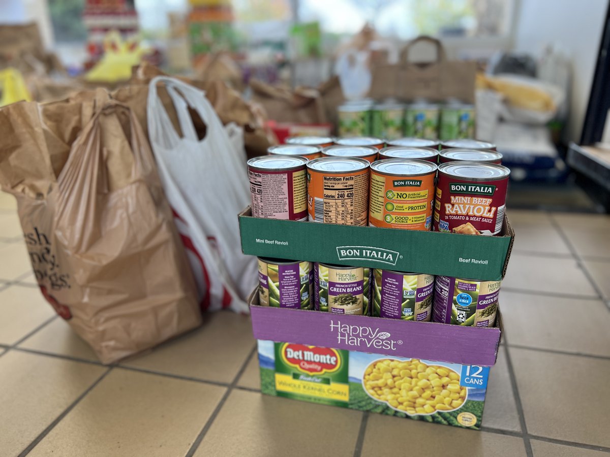 De Smet Jesuit High School (@desmetjesuiths) on Twitter photo Numbers we're excited about today: 4499 lbs. collected for <a href="/stpatrickcenter/">St. Patrick Center</a> in #TheGreatIgnatianChallenge. $25K matching gift unlocked. $26K raised by our community, and $51,592 total for #TheSpartanFund. Let's keep giving #TheSpartanWay this November! Numbers we're excited about today: 4499 lbs. collected for <a href="/stpatrickcenter/">St. Patrick Center</a> in #TheGreatIgnatianChallenge. $25K matching gift unlocked. $26K raised by our community, and $51,592 total for #TheSpartanFund. Let's keep giving #TheSpartanWay this November!