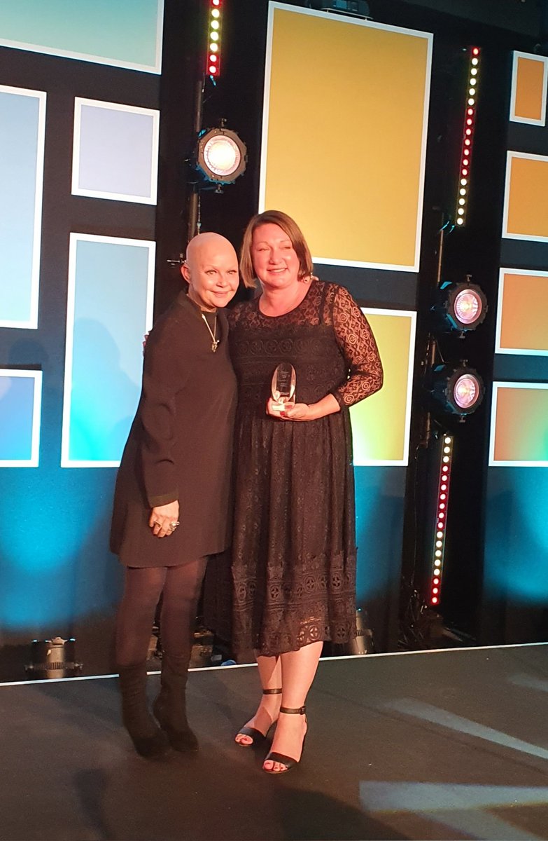 She won🎉🎉🎉🎉
Amazing <a href="/EmmaHallam6/">Emma Hallam</a> 
@MacmillanEMids @TeamNUH