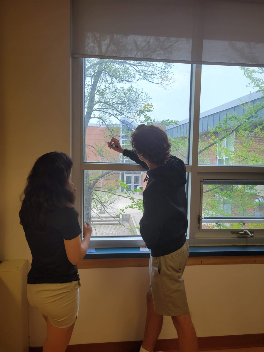 WCDSBInnovates's tweet photo. Not all feedback should come from the teacher. #WCDSBInnovates #WCDSBAE https://t.co/GAVoF9MEir