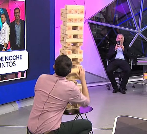 El_PaseTN's tweet photo. El Jenga se le cayó a Buti 😭
#TNdeNoche 🆚 #ReDespiertos https://t.co/j3G7ZrKzTv