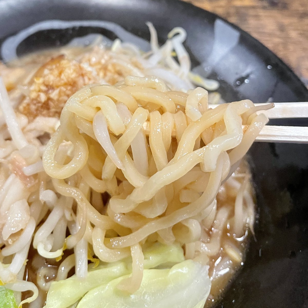webproductlab's tweet photo. 「らーめん 勝三（かつみ）」に行ってきました(๑˃̵ᴗ˂̵)！

通常のラーメンからインスパイア系（どてちんらーめん）まで楽しめる札幌の人気店です✨ハーフサイズが嬉しい✨

まだまだ“GO！GO！カレー&amp;ラーメン200”キャンペーンでお得に食べ歩きできますよ〜🙌

#gogosapporo #札幌ラーメン https://t.co/NhwzbzRNBm