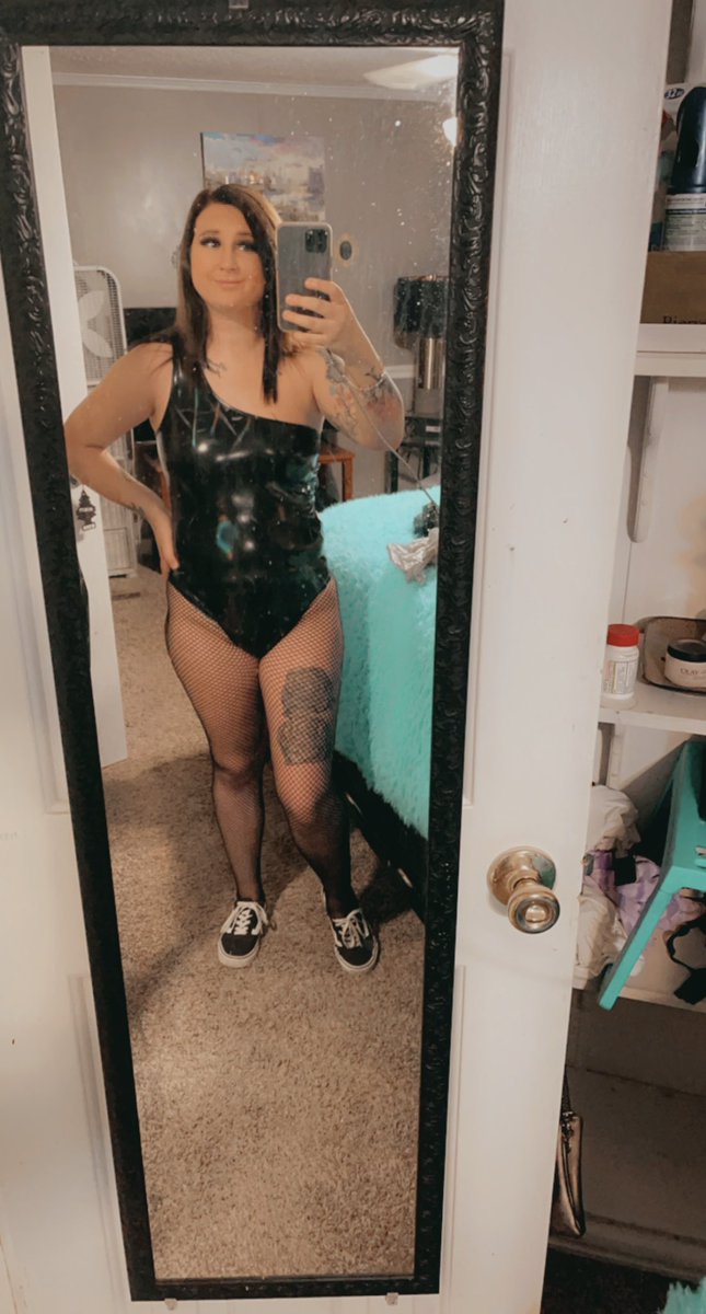 lexiwest25's tweet photo. Subscribe to my only fans you don’t wanna miss only 15.99 😘😘.  https://t.co/uPsiZeXBfA #onlyfans #onlyfansgirl #onlyfansbabe #onlyfans #buyingcontent #sellingcontent https://t.co/SRau158668