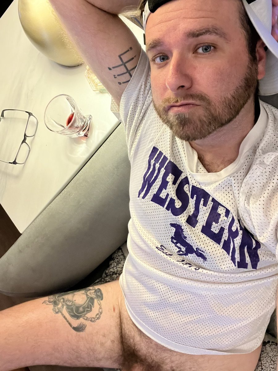 sdtweet1's tweet photo. Red wine and good Fall food doin’ their thing #gayboy #westernboy #gayuni #gayboynextdoor #tattoolife https://t.co/lI7FcJYvPy