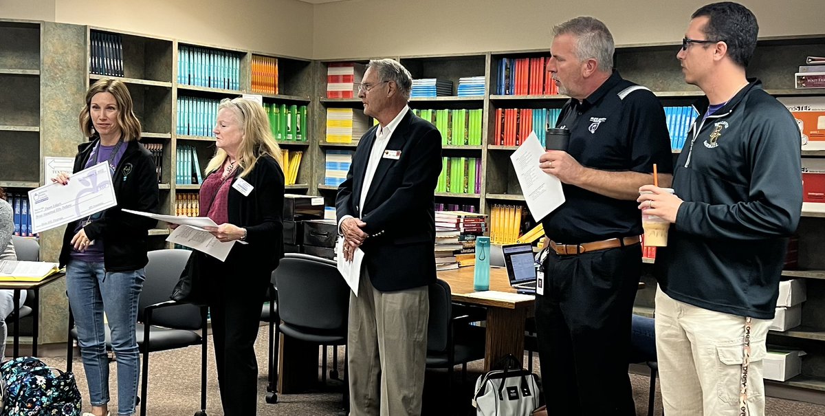 edigerHAL's tweet photo. Thank you @BPSFNE for awarding a grant to purchase books for our @bpsHAL1 students!!! We are so thankful for your support and are excited to get books into the hands of our amazing students! #bpsne #TeamBPS #bpshal https://t.co/fDlWbFv9MU