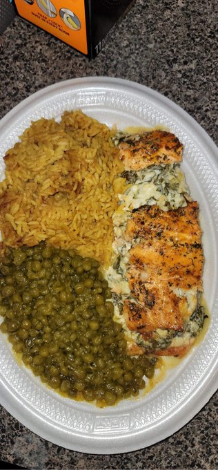 My babe think he can cook lol 😂 https://t.co/wxCJQRUHtG