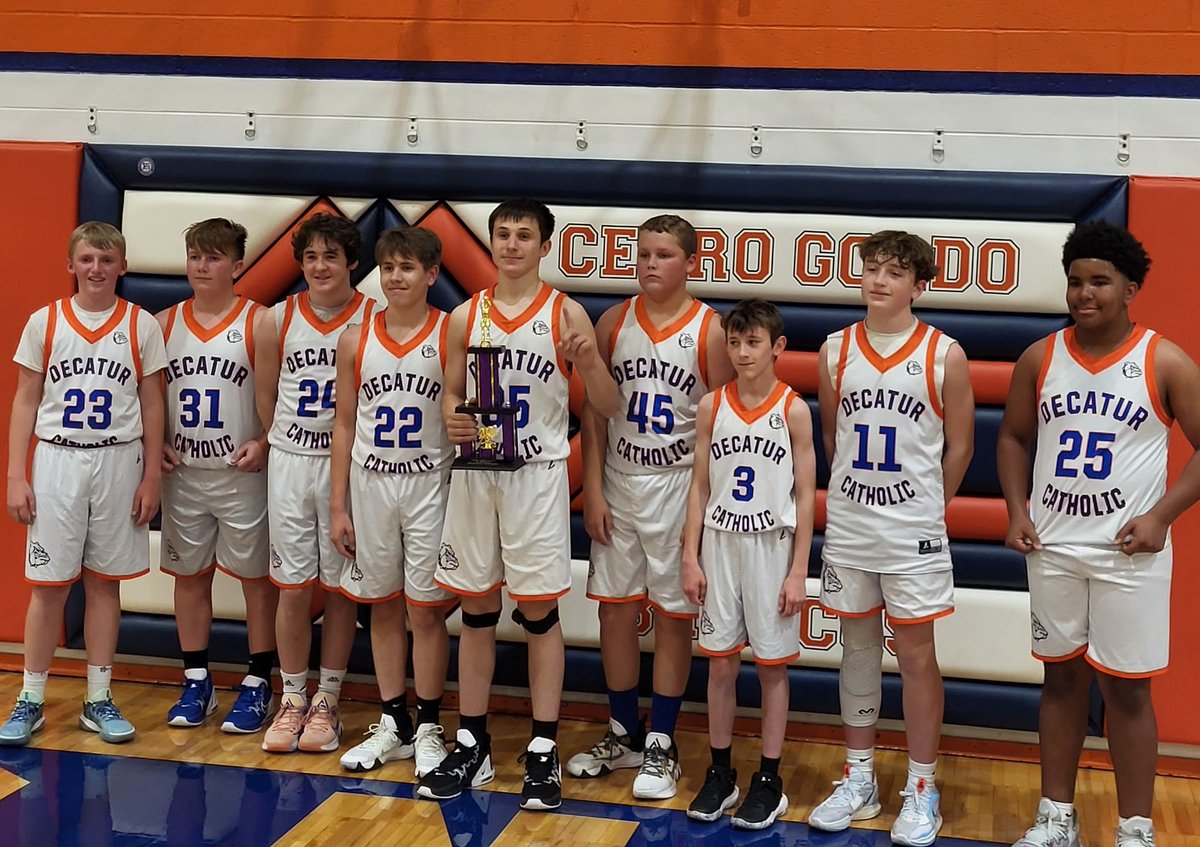 Hayden108John's tweet photo. Decatur Catholic 7th &amp; 8th grade teams bring home the 🏆 winning the CGB tournament. Great job boys! https://t.co/uY3se4sybO