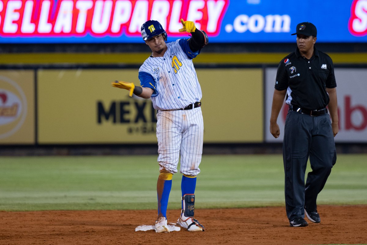 Magallanes_bbc's tweet photo. #EnImágenes📸 | Compartimos fotografías de esta nueva victoria ante @CardenalesDice 💪🔥

📸 Elio J. Miranda

#Magallanes #MagallanesCampeon #SomosMagallanes https://t.co/e7xkyVrTDh