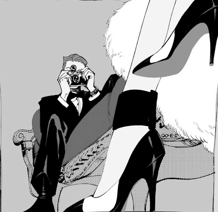 ———Admiring a 𝘣𝘦𝘢𝘶𝘵𝘺.