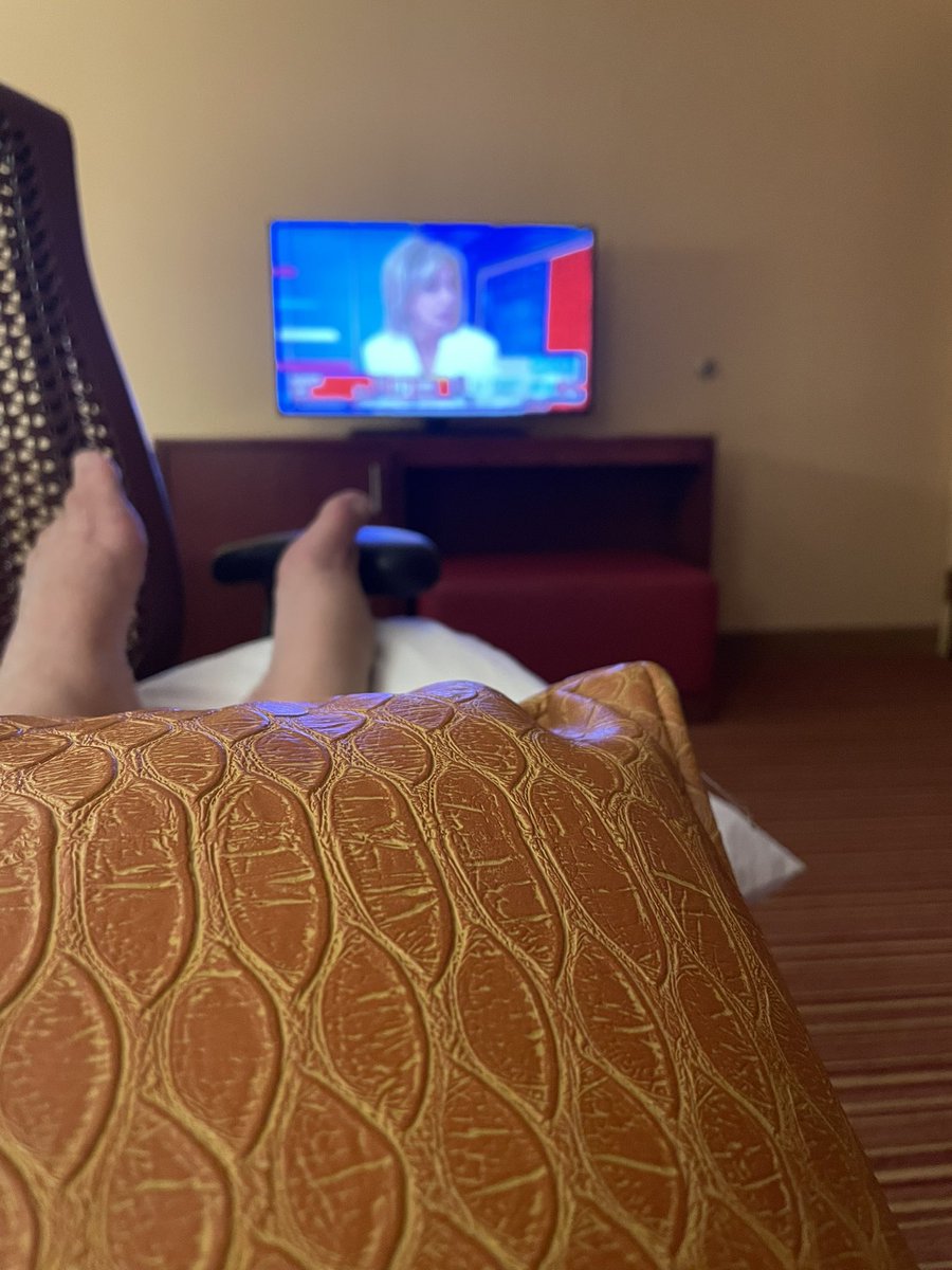 KarenP_424's tweet photo. @DTPatrick1130 Hotel room in Murfreesboro…should get interesting! https://t.co/AHdZAyw4MY