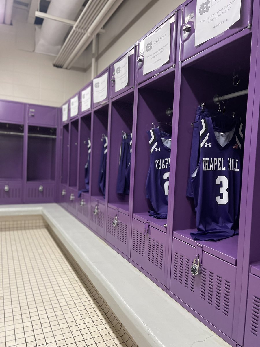 _COACHFOX21's tweet photo. ITS A BLESSING TO SUIT UP AND PLAY THIS GAME 🏀

#WEAREWAYNE #CHCGIANTS #GIANTBASKETBALL 

@sportsatchc @SmplyGp https://t.co/nU5t92eWxK
