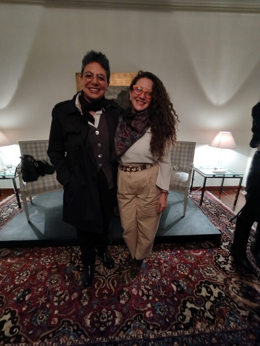 tatianaduplat's tweet photo. Acabo de escuchar a @VanessaRosales_ hablando sobre Annie Ernaux. Sus palabras, y el abrazo de @SandraBernalA, me quedan retumbando en el corazón. Gracias a las dos. https://t.co/QxLJCByInW