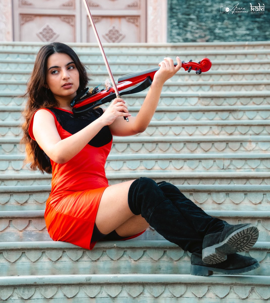 SingerKaki's tweet photo. Music! With #9xmtv team.
Amazing day and feel so good!
#talentsofworld #music #photoshoot #guitar #kakisinger
#श्रीगणेश #LatestPunjabiSong #jaybirdsinger #fashion #Bollywood https://t.co/utaJEMuDGC