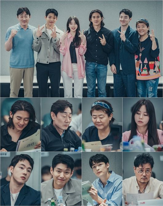 ahjummamshies's tweet photo. #MissingTheOtherSide2: first script reading photos. The tvN series is scheduled to premiere this December.
#GoSoo #HeoJoonho #AhnSohee #HaJoon #LeeJungeun #KimDonghwi #SongGunhee #JiDaehan #KwonAhreum #LimSunwoo #JungEunpyo #ChoiMyungbin https://t.co/IsY9wZTaZF