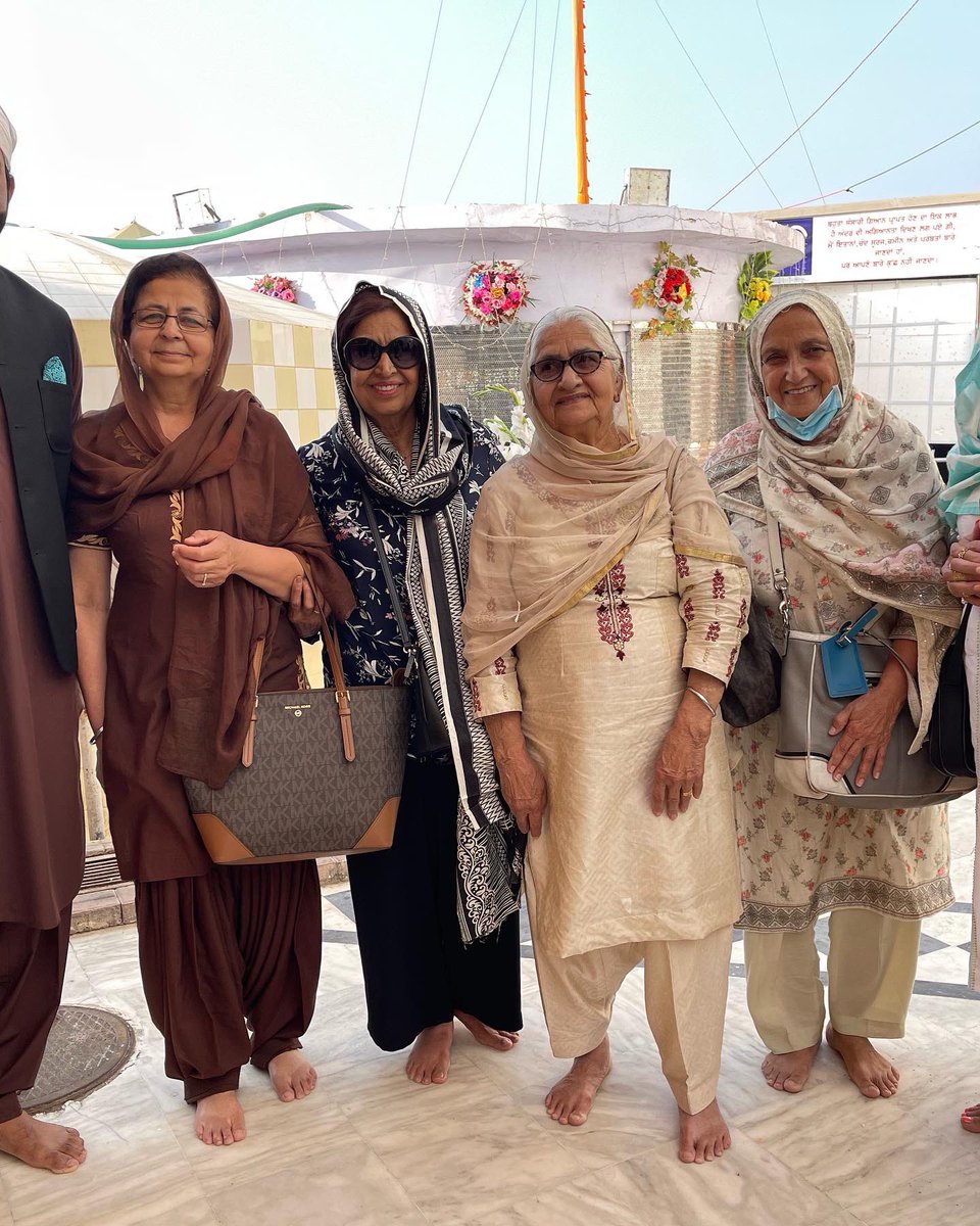 nasirdhilllon6's tweet photo. Welcome Pakistan 
@amarjit randhawa @kulwant dhami 
#makhansingh #randeepkaur  #taridubb 
#Gurmejsingh https://t.co/YsZMYLxFGW