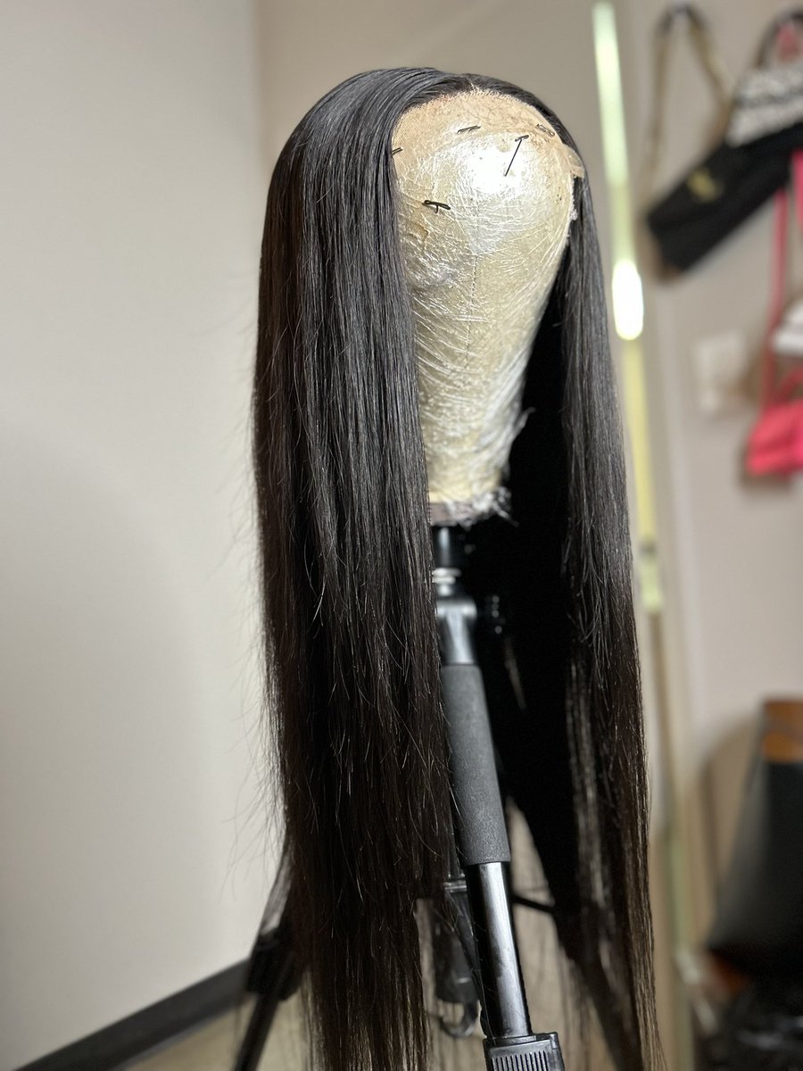 Poundcakedream's tweet photo. Hey y’all I will have 2 wigs on hand tomorrow at the pop up shop from 11-3 in the ballroom 💗 Come shop The Dreami Experience 💗 #ASUTwitter https://t.co/WdnzyXSfAy