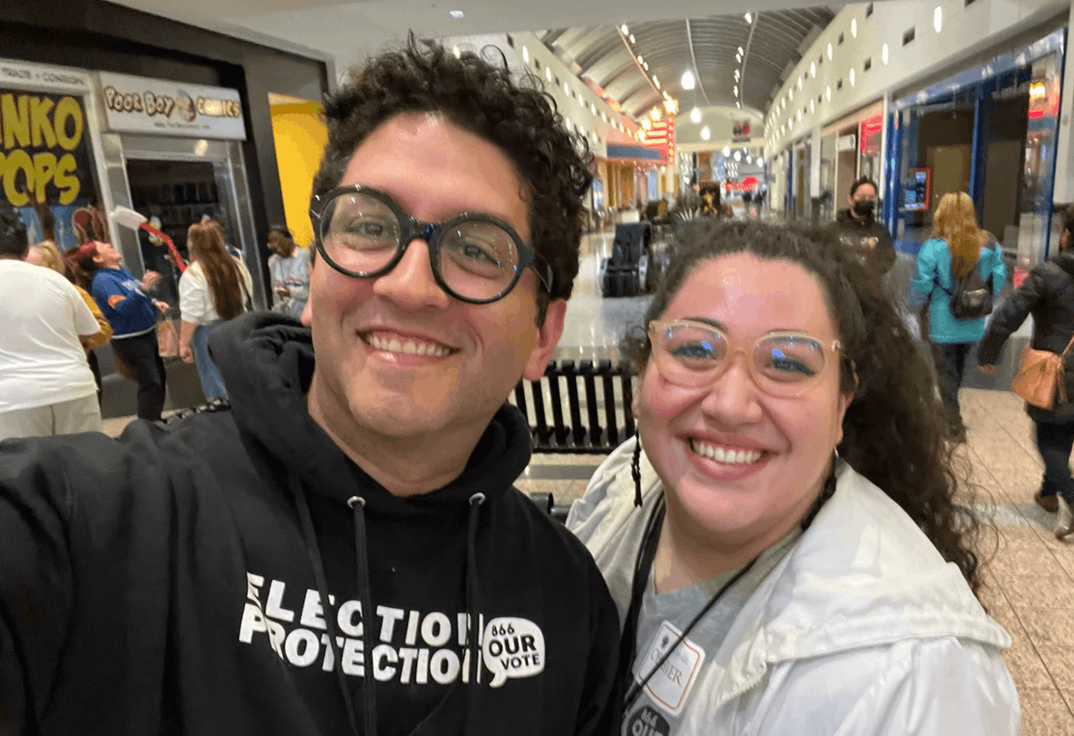 ProgressForNV's tweet photo. More fabulous #ElectionProtectionNV folks waiting for the last voters at locations in Clark County! #ElectionDay #NVVotes https://t.co/ENCCQM75o7