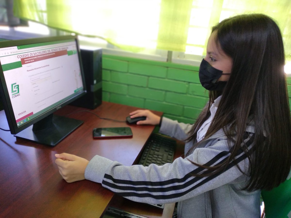 COBAES_07's tweet photo. #CobaesNoticias 🗞 | #Estudiantes del #Plantel07, coordinados por el Ing. @FdoSing, realizando la #Evaluación ✅ de #Planes y #ProgramasDeEstudio correspondiente al #Semestre2022B con el objetivo de evaluar y mejorar la aplicación de los mismos | @SanInzunza @LydiaMariaL https://t.co/cnNKqbXTIT