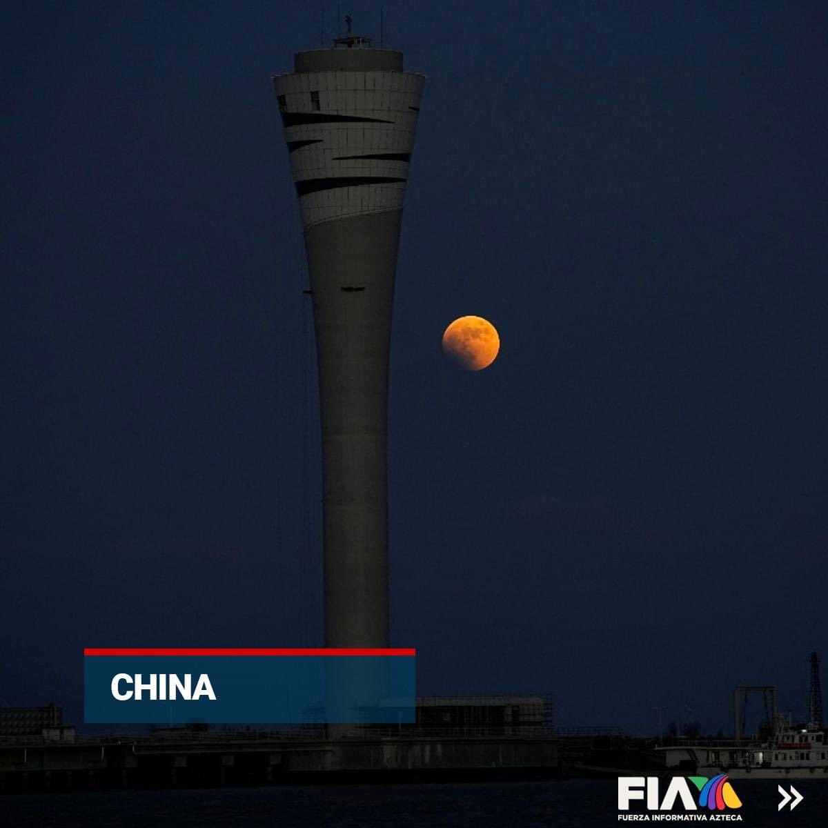 DianaTapiaL's tweet photo. ¡HERMOSO!😍🌓 

Así se vio el #eclipse lunar en varias partes del mundo. 

La llamada #LunaDeSangre enrojeció los cielos nocturnos del orbe y miles miraron al cielo para observar este hermoso fenómeno astronómico. @AztecaMorelos @ahoramasoficial https://t.co/WF0GNzsSf9