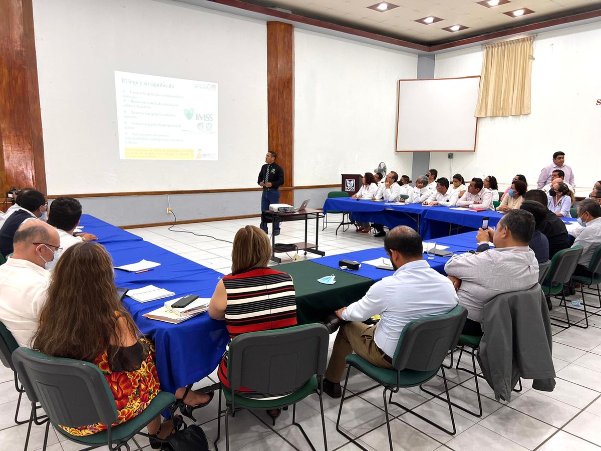 JulioMercadoCas's tweet photo. 📌En compañía de integrantes del nuevo #ComitéEjecutivo seccional del @sntssoaxaca, se presentó la “Estrategia Nacional para el Fortalecimiento de la Identidad Institucional y Sindical de trabajadores, Identidad IMSS”, deja tu huella para transformar al #IMSS.
#IdentidadIMSS https://t.co/UBOX1cqH6f