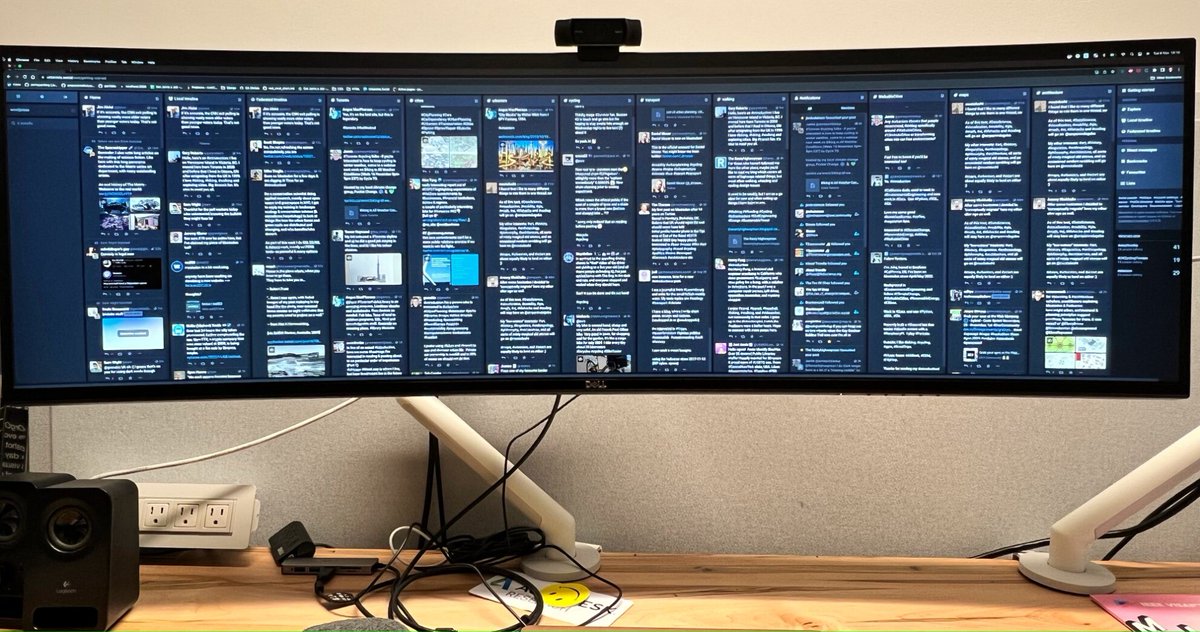 JamieCities's tweet photo. Someone said i should turn on Advanced Web Interface to get more columns on my screen.

Am I doing it right?

#tech #widescreen https://t.co/BCYPzrf5o3