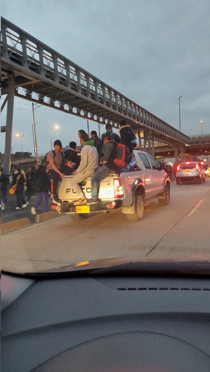 Chepelo's tweet image. Hoy @TransMilenio colapsado 🥲🥲