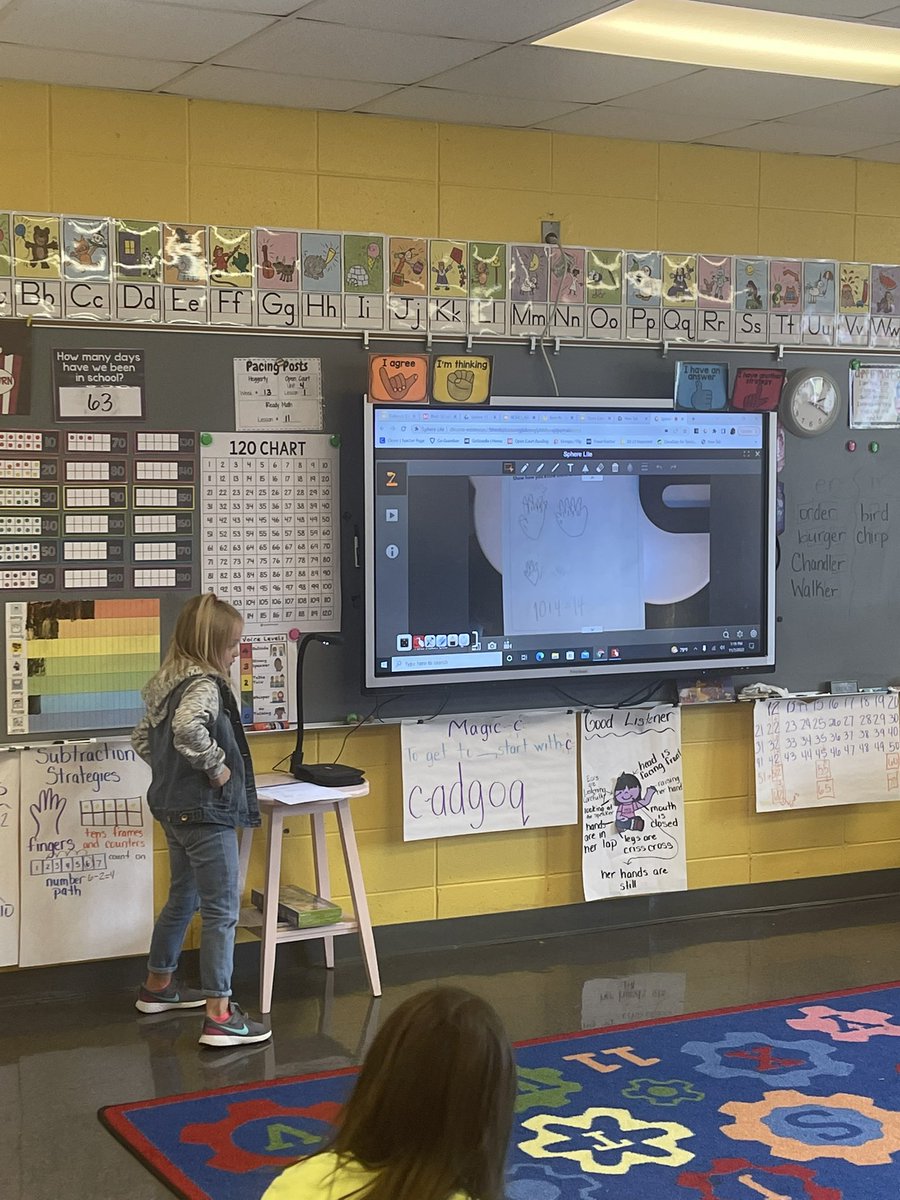 KBensonLES's tweet image. Students modeling teen numbers! @Babcockfabfirst using a Jamboard, and students sharing strategies! Loved getting to join this great math block! @TCBOE @TCBOE_LES @AMSTI_UM @AMSTI4all