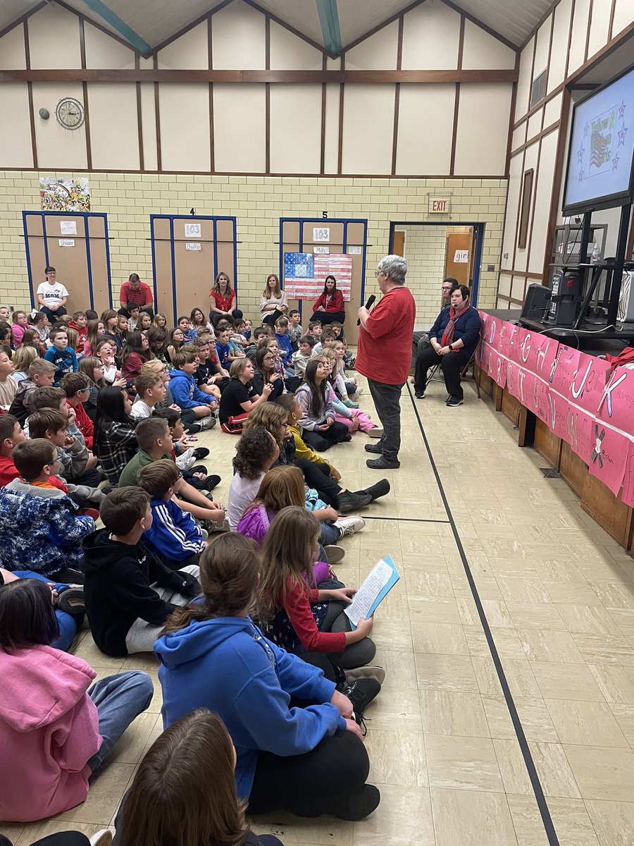 Christina tweet media