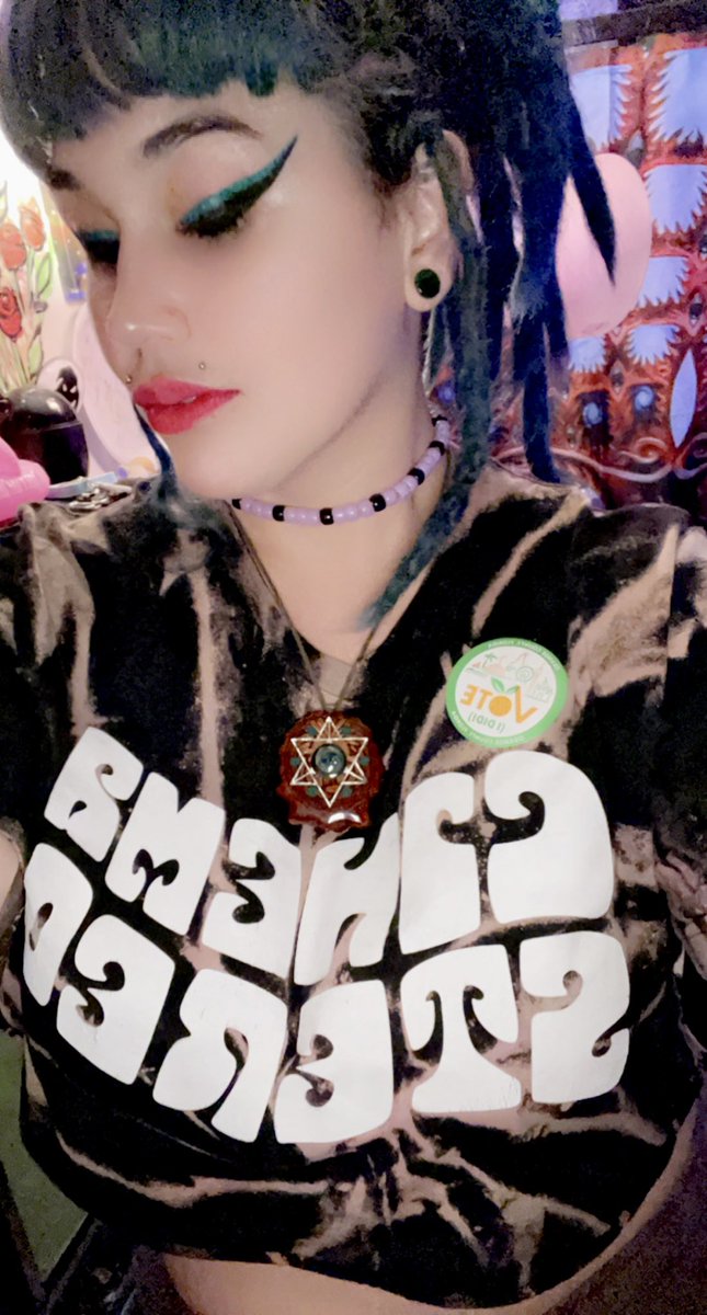Andromeda_Marz's tweet photo. I hope you earthling’s remembered to vote today.✌🏻🖤👽

#bethechange #staysexy #camgirlsoftwitter #webcammodel #supportcamgirls #girlswithdreads #onlyfans #onlyfansgirl #Flirt4Free #milf https://t.co/np1gWav6NN