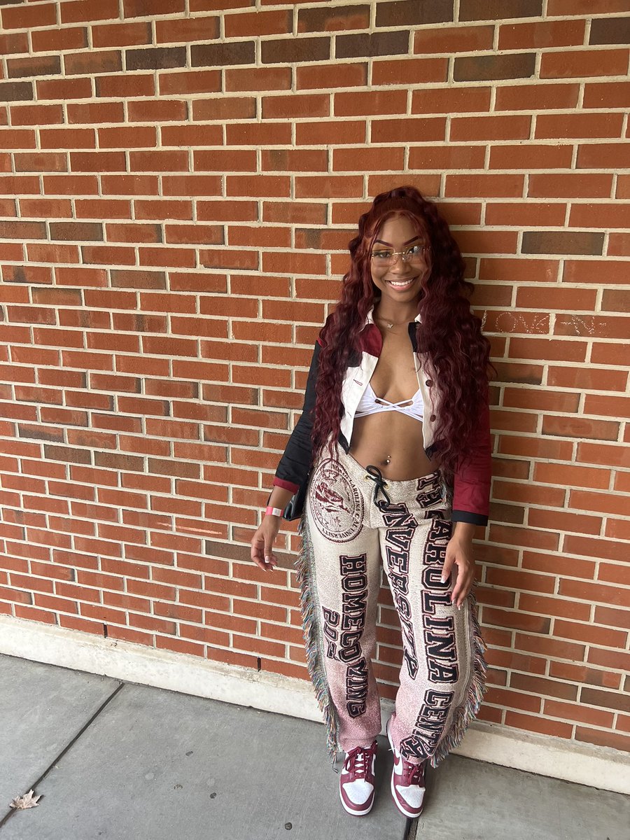 Keilaaaaa___'s tweet photo. Keeping your attention… undivided

#nccuhomecoming 🦅❤️ https://t.co/45jKc5VU3G